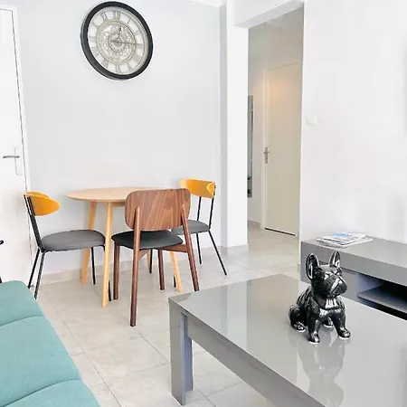 Lejlighed 2 Bedroom Luxury Flat With Balcony Center *