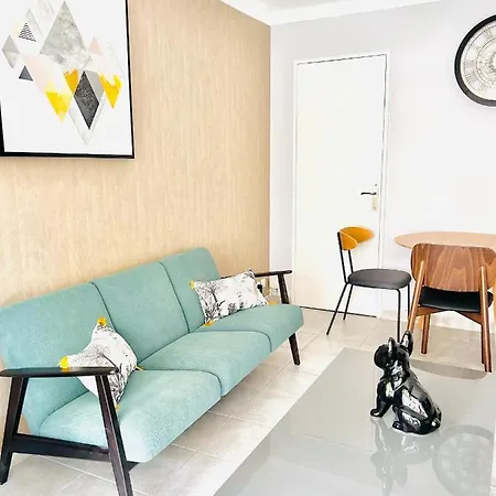 2 Bedroom Luxury Flat With Balcony Center Lejlighed