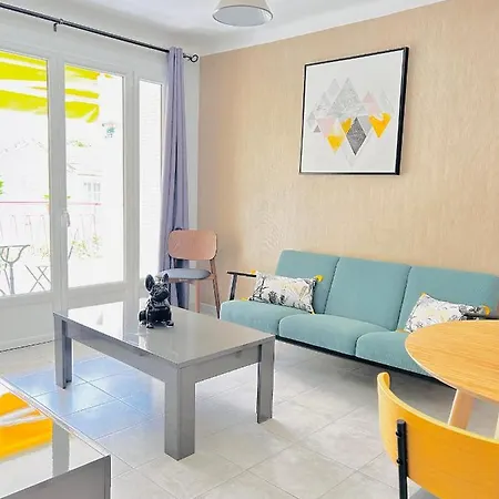 2 Bedroom Luxury Flat With Balcony Center Apartment Cannes